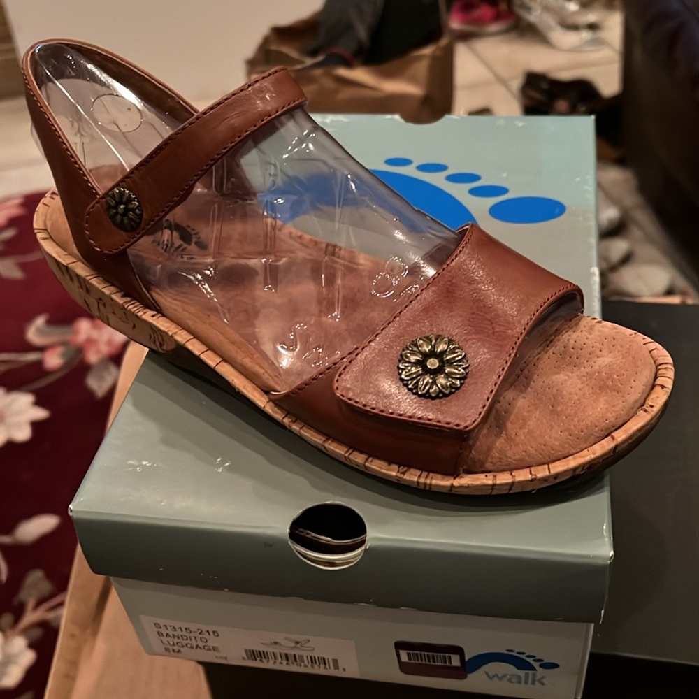 Softwalk Bandito Sandal in Luggage Brown Sz 8 NEW